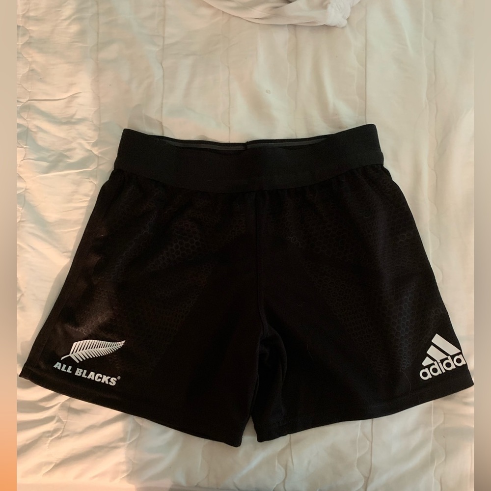 All blacks NZ rugby shorts. Size large.